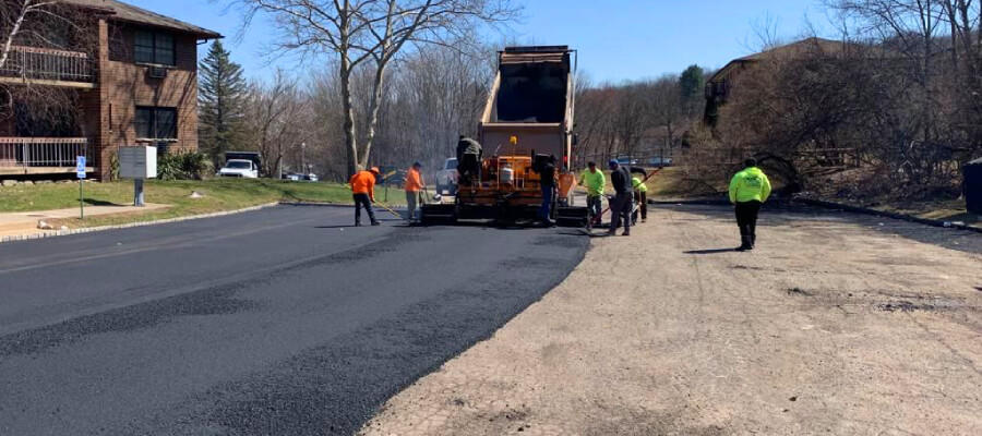 commercial asphalt paving